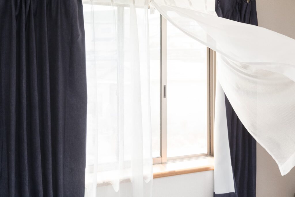 【タイトル】遮光カーテンをオーダーするなら！選ぶ際のポイント・注意点